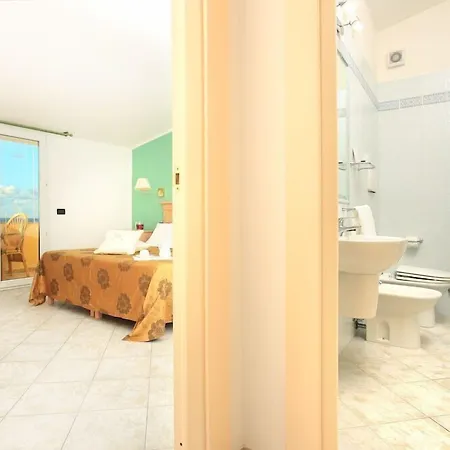Nantis Hotel