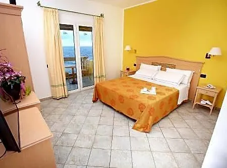 Hotel Nantis 4*
