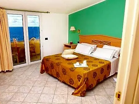 Nantis Hotel