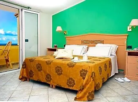 Nantis Hotel