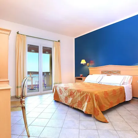 Hotel Nantis 4*