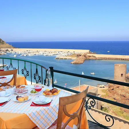 Nantis Hotel